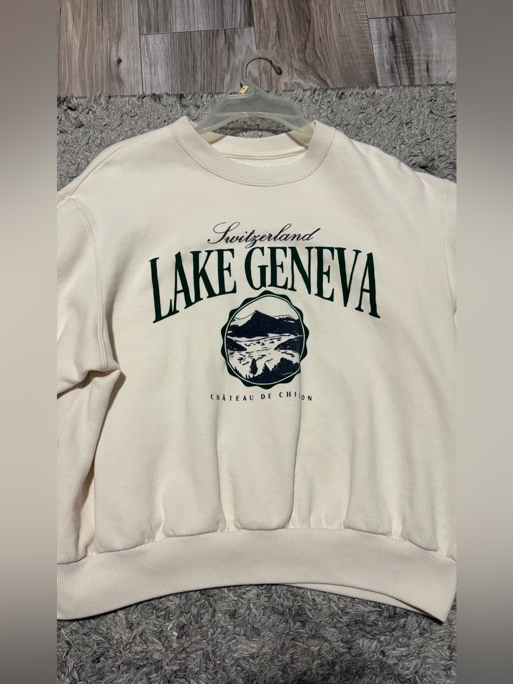 Hollister Lake Geneva Cream Graphic Crewneck Sweatshirt Size XS
